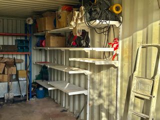 Contenedor marítimo 20’ con estanterías