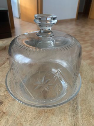 Quesera de cristal antigua con tapa