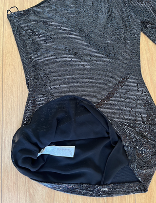 Vestido fiesta lentejuelas Zara negro asimétrico
