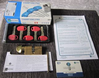 Bombillo/cilindro Mottura Champions Pro