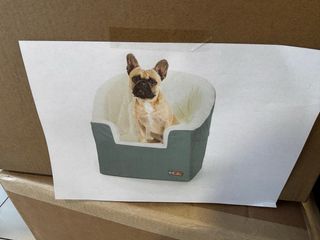 Silla coche mascota con arnés. En caja