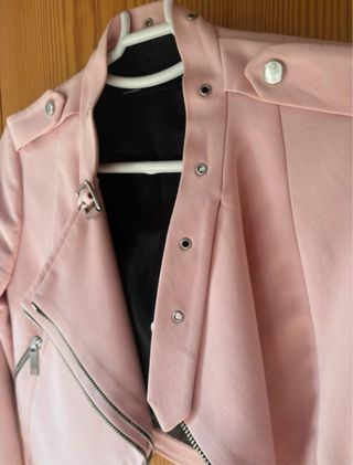 Cazadora crop Zara rosa