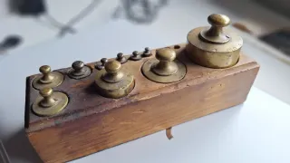 Pesas de balanza antigua