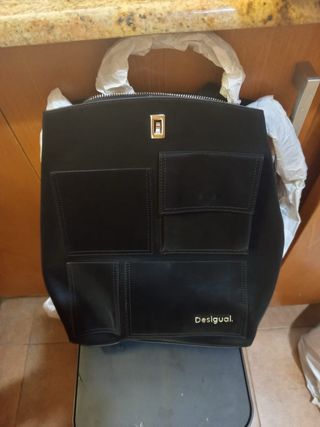 Mochila Desigual efecto ante multi bolsillos