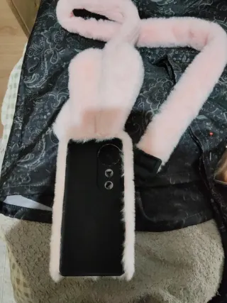 Funda teléfono peluche rosa con orejas
