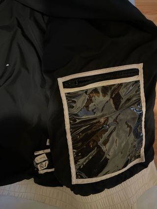 Giubbotto bianco imbottito con cappuccio