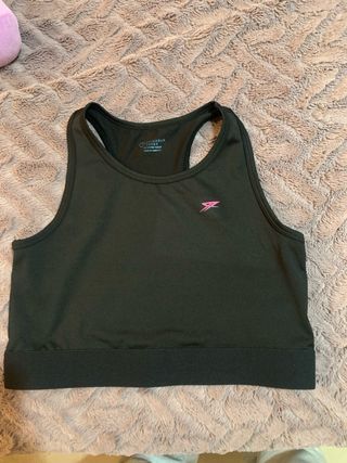 Top deportivo corto verde oliva