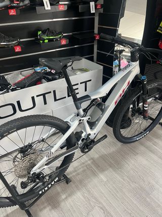 Bicicleta BH iLynx Race Carbon extender de regalo