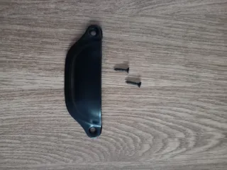 Tirador negro de metal