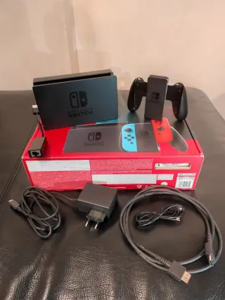 Nintendo Switch + 4 giochi e 2 controller