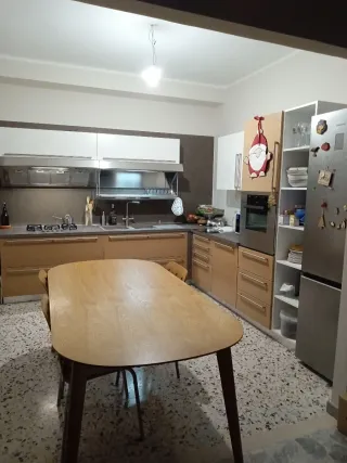 Tavolo cucina in legno per 8 - 12 persone.