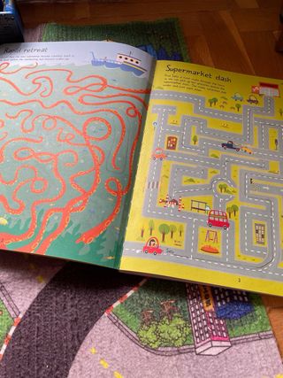 Caja deco con lote de juguetes y libro para niños