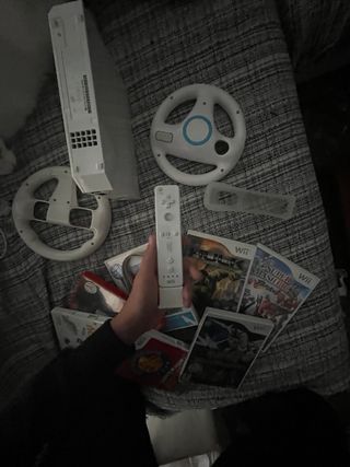 Consola Wii + Juegos y Accesorios