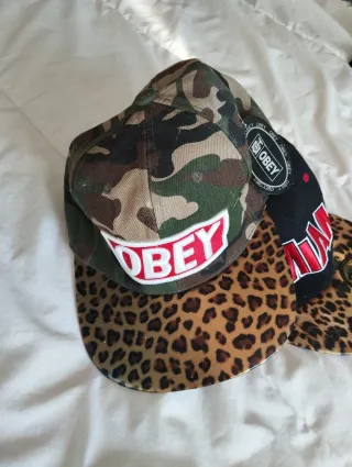 Gorras Obey Camuflaje y Leopardo