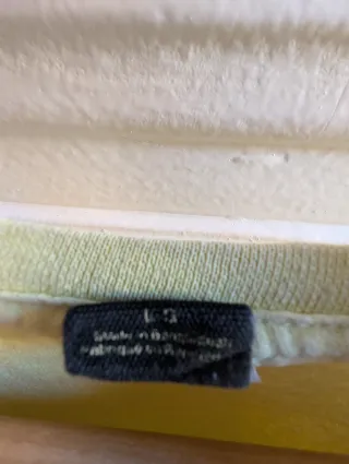 Camiseta manga larga Urban Outfitters amarilla