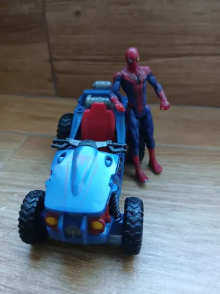 Coche y figura Spiderman