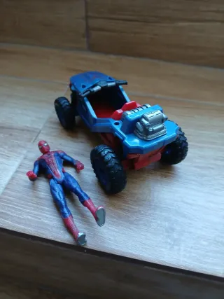 Coche y figura Spiderman