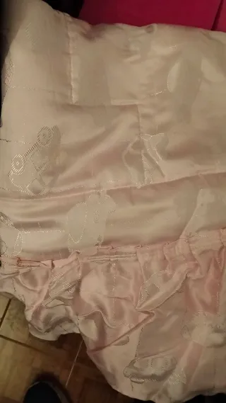 Colcha cuna con volantes