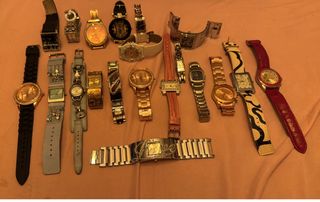 Lote de Relojes Varios Estilos,