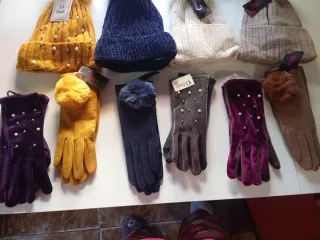 Gorros de lana con pompón