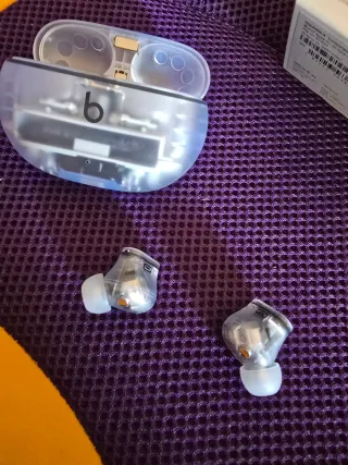 Auriculares Beats Studio Buds +