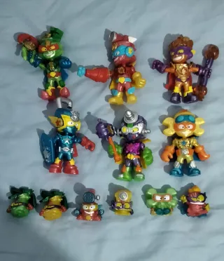 Lote Superthings con muñecos y accesorios