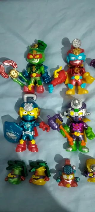 Lote Superthings con muñecos y accesorios