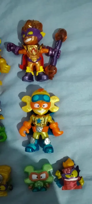 Lote Superthings con muñecos y accesorios