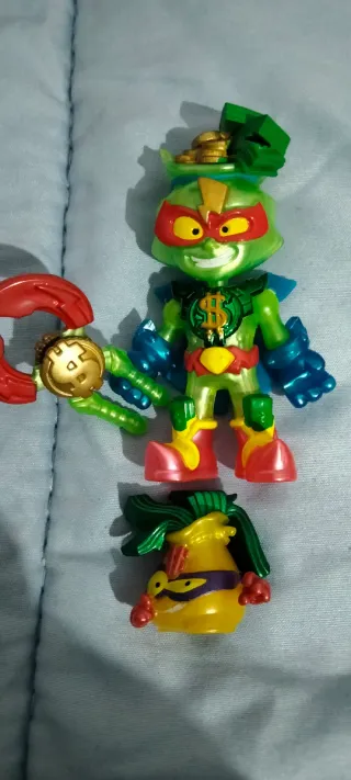 Lote Superthings con muñecos y accesorios