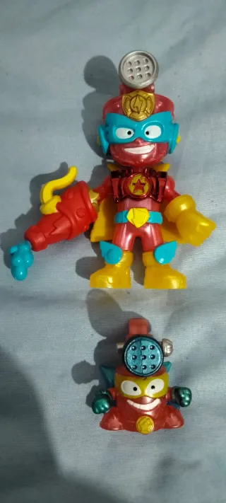 Lote Superthings con muñecos y accesorios