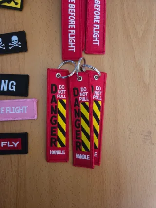 Llaveros bordados de avión, motos