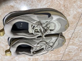 Zapatillas Nike Beige y Verde Militar