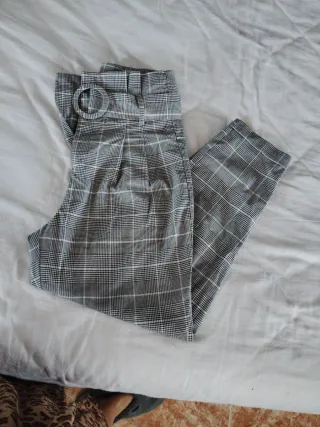 Pantalón pitillo Bershka cuadros