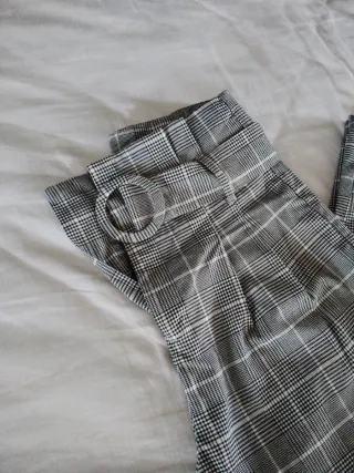 Pantalón pitillo Bershka cuadros