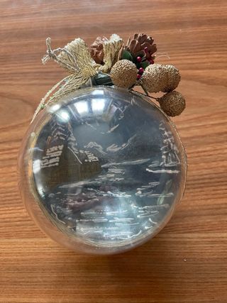 Palla di Natale decorata scena invernale