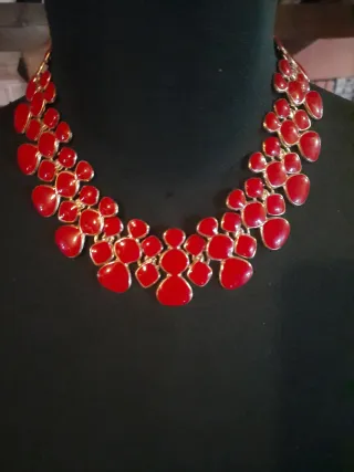 Girocollo rosso e oro