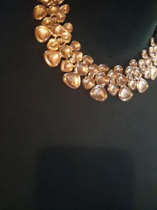 Girocollo rosso e oro