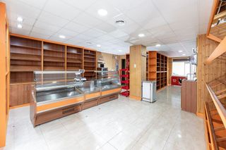 Local comercial en venta en Crta. De la Sierra en Granada