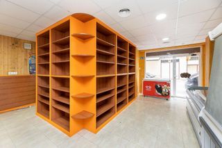 Local comercial en venta en Crta. De la Sierra en Granada