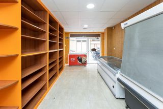 Local comercial en venta en Crta. De la Sierra en Granada