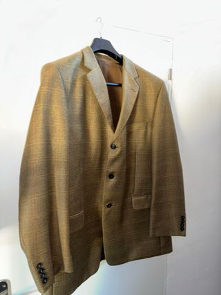 Americana de cuadros marrón y naranja