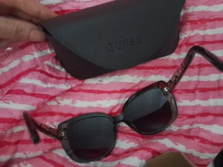 Gafas de sol Guess.
