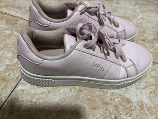 Zapatillas Fila Rosas y Blancas
