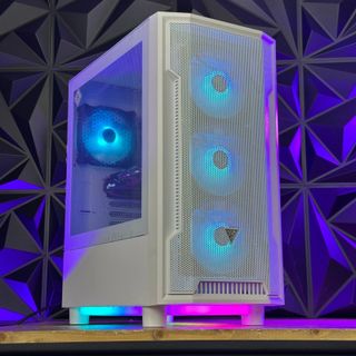 PC GAMING RTX 5060 8GB + RYZEN 7 9800X3D