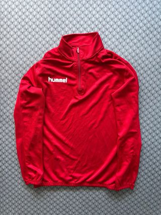 Chaqueta Hummel de deporte.