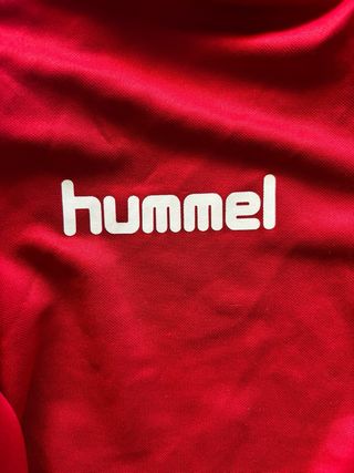 Chaqueta Hummel de deporte.
