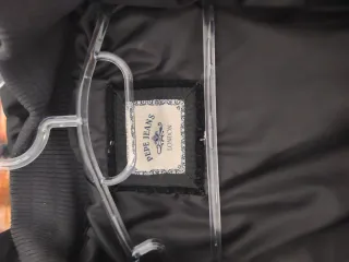 Abrigo acolchado Pepe Jeans negro