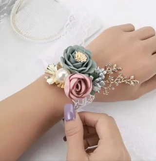 Pulsera y prendedor