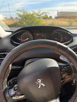 Peugeot 308 Active 1.2 PureTech 130CV Automático