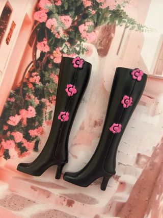 Stivali Barbie Vintage Neri con Fiori Rosa